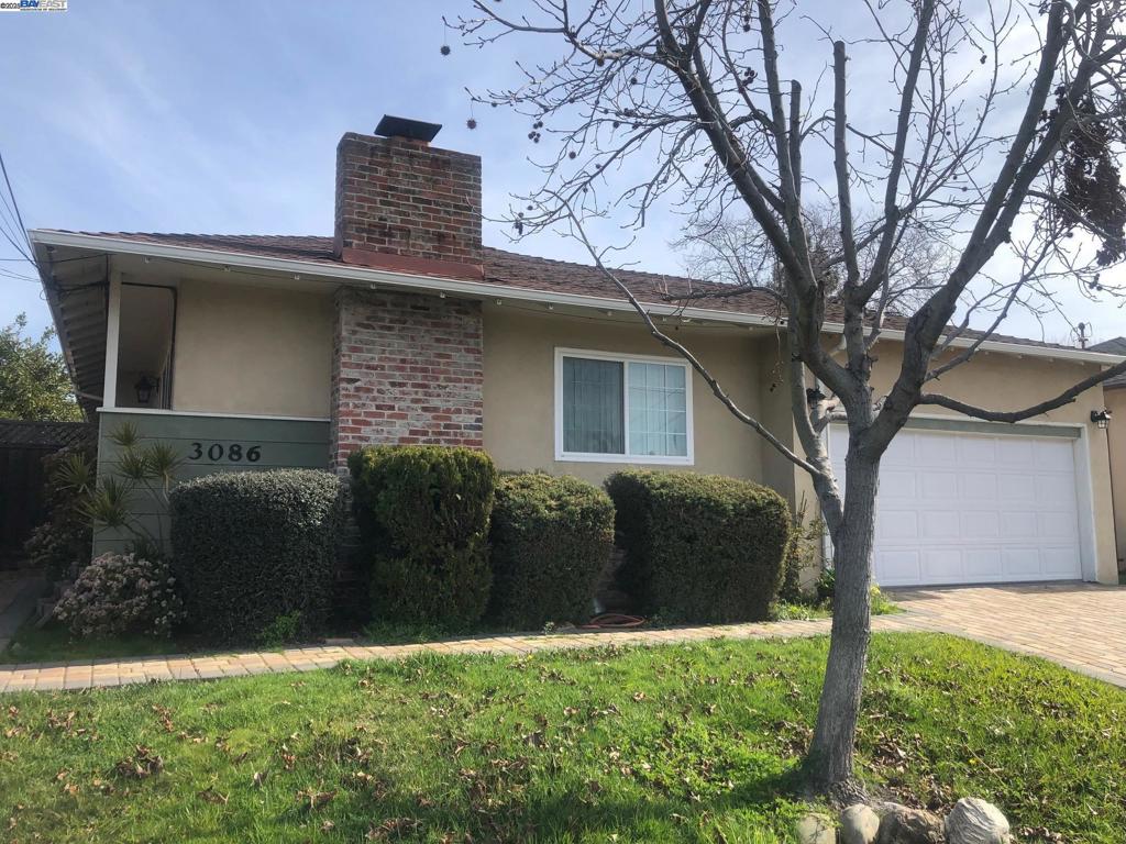 3086 Greenview Dr Property Photo