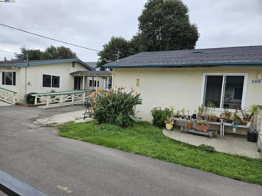 263 Medford Ave Property Photo 2