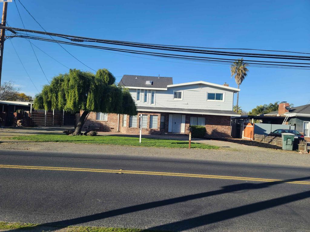 921 W Whitmore Ave Property Photo