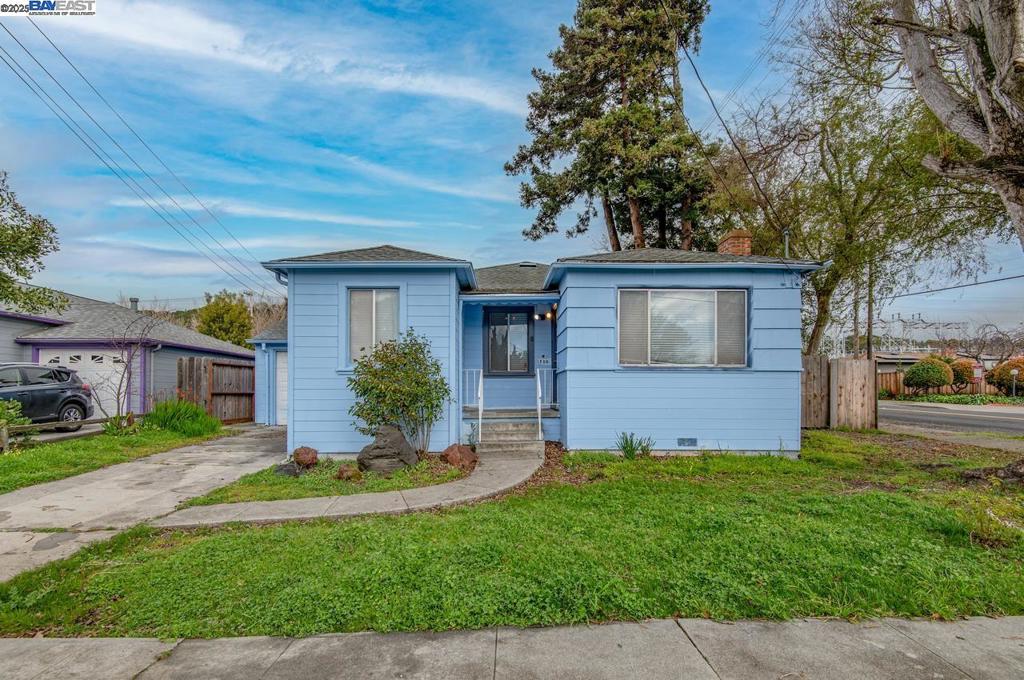 1200 Everett St Property Photo