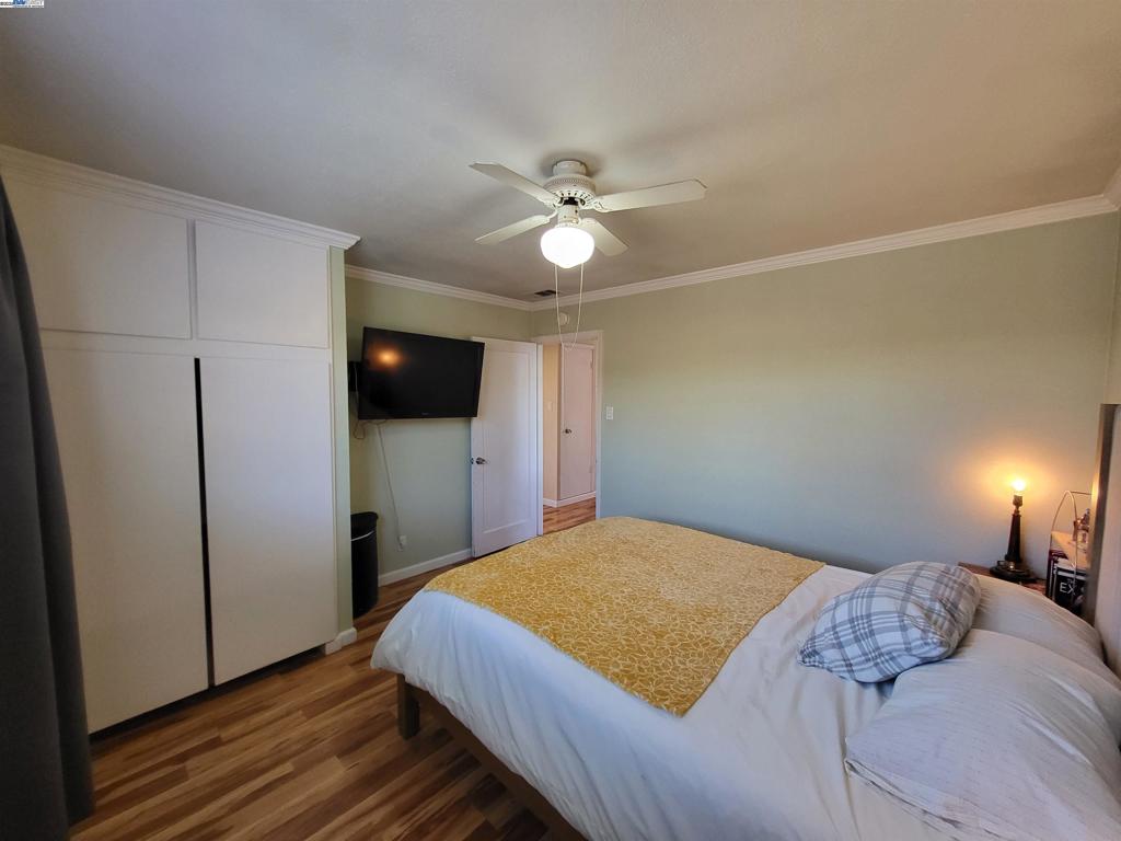 692 Adelle St Property Photo 9