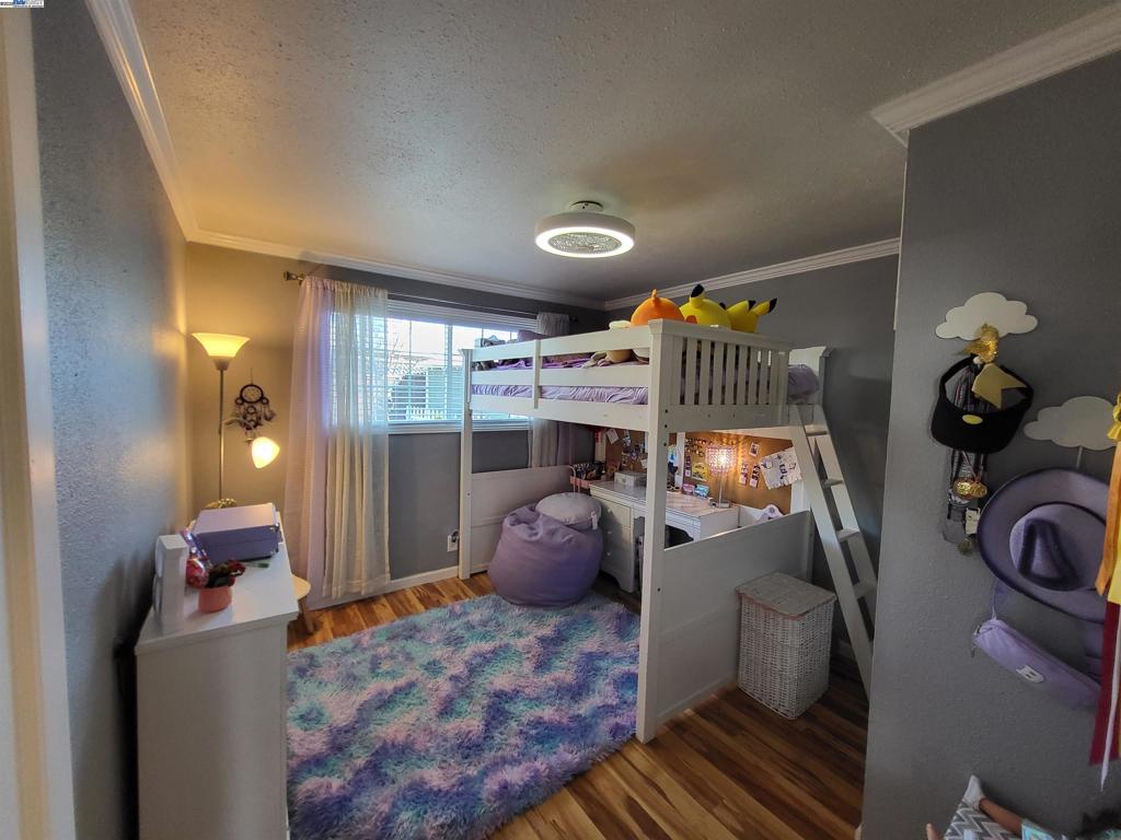 692 Adelle St Property Photo 11