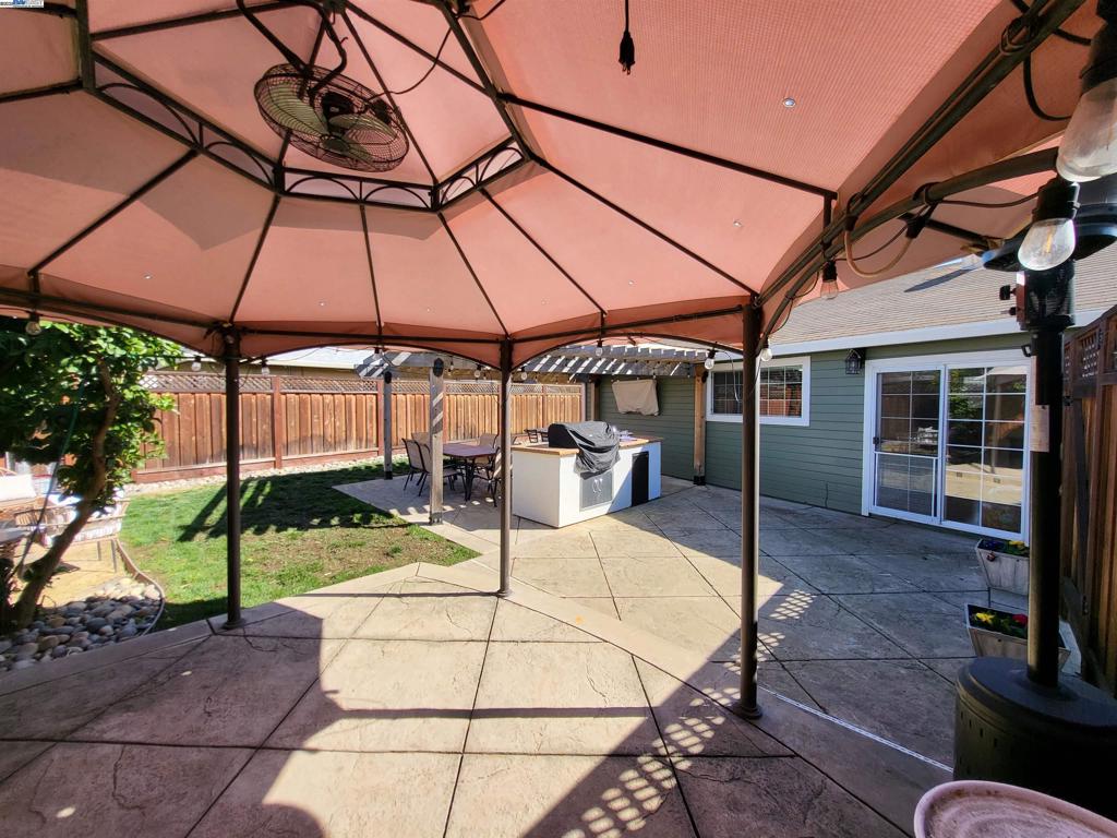 692 Adelle St Property Photo 13