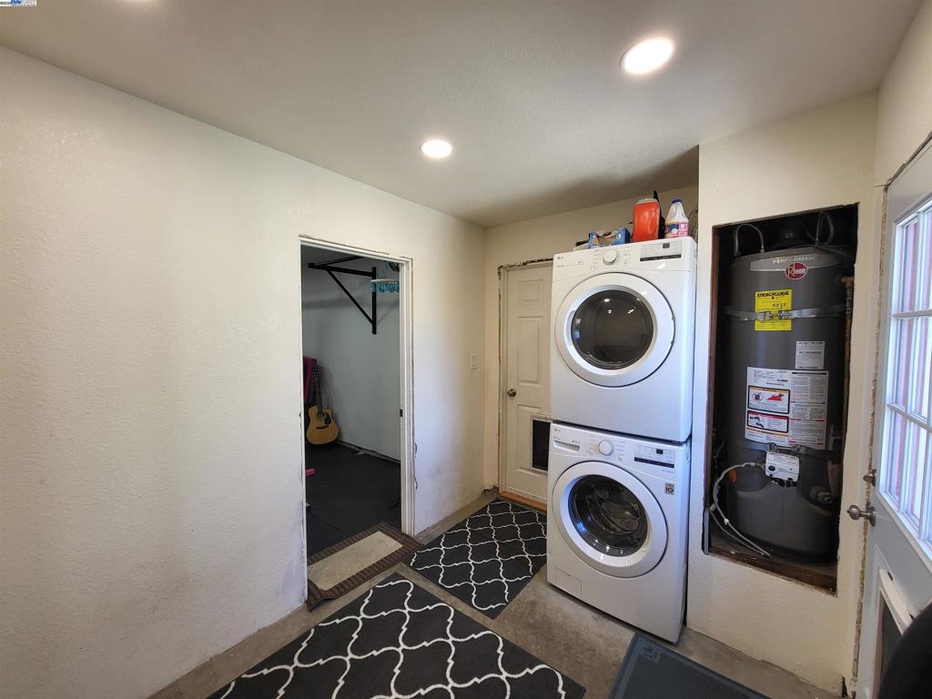 692 Adelle St Property Photo 19