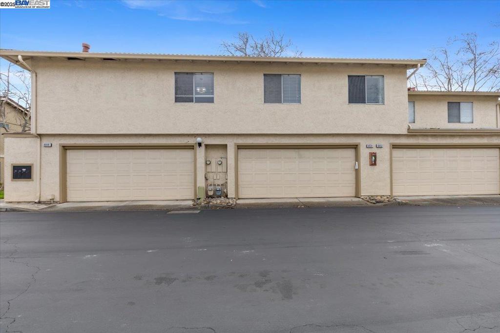 6936 Jarvis Property Photo