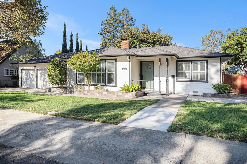 1307 Mariposa Property Photo