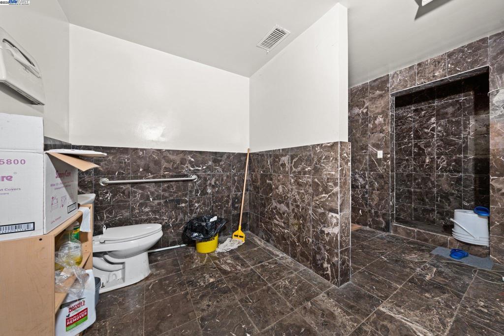 937 75th Ave Property Photo 44