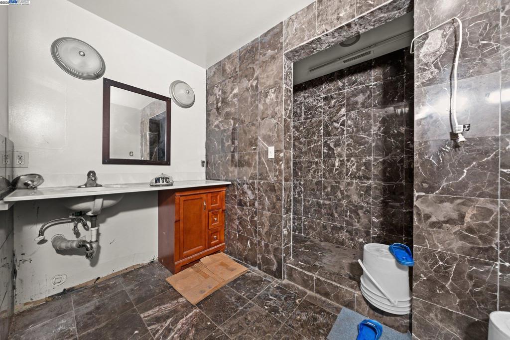 937 75th Ave Property Photo 45