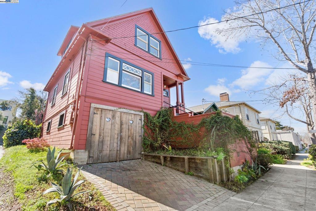 1436 Berkeley Way Property Photo