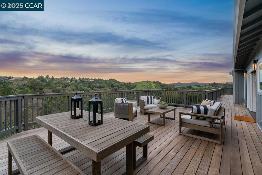 625 Sky Hy Cir Property Photo 2