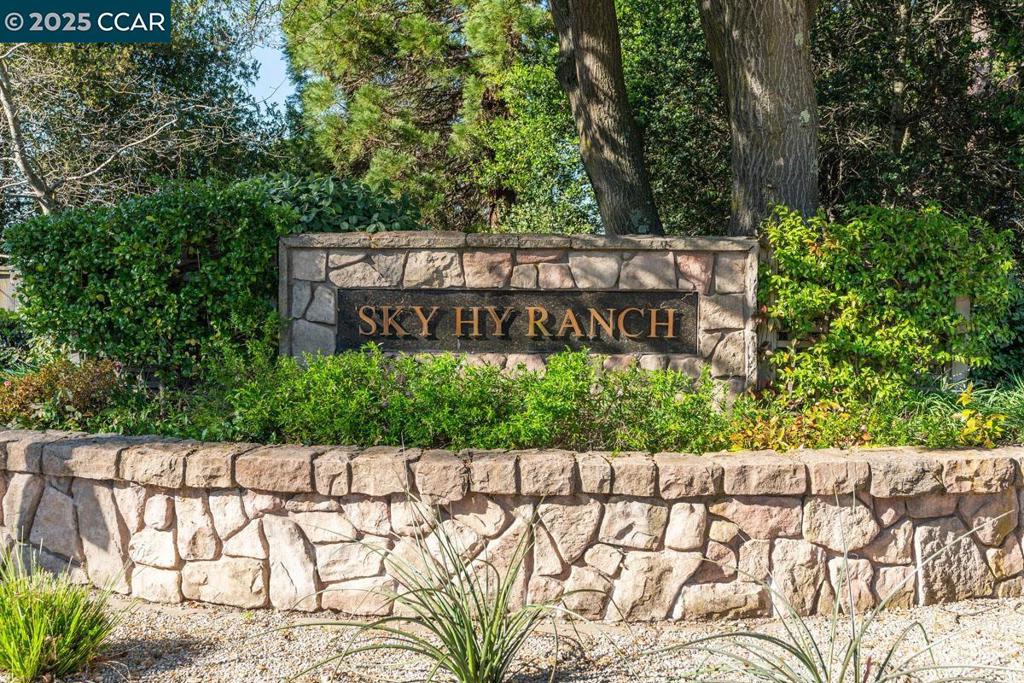 625 Sky Hy Cir Property Photo 37