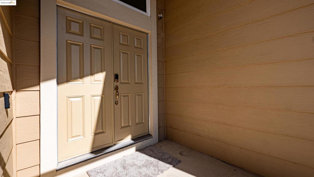 2408 Los Prados Way Property Photo 5