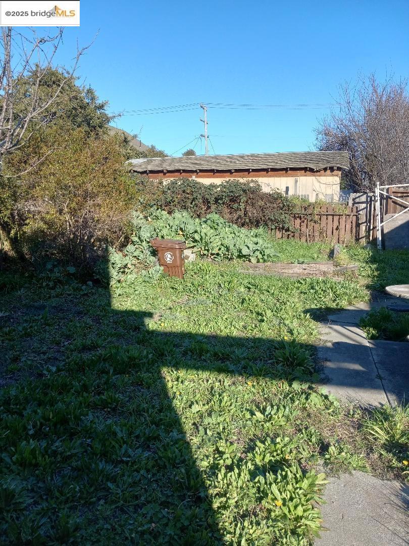 238 S 3rd St Property Photo 3