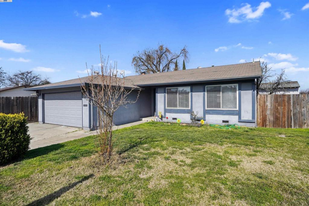 1101 Vallerand Rd Property Photo