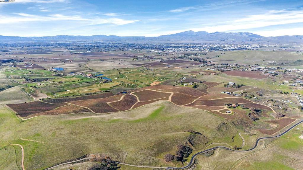 10053 Tesla Rd Property Photo 6