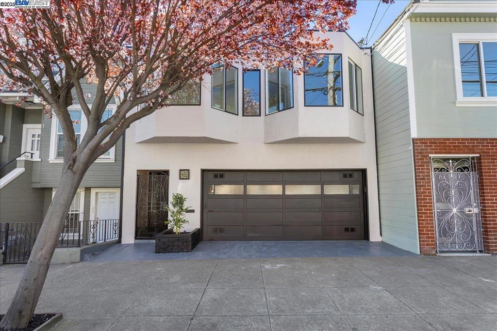 1627 Revere Ave Property Photo