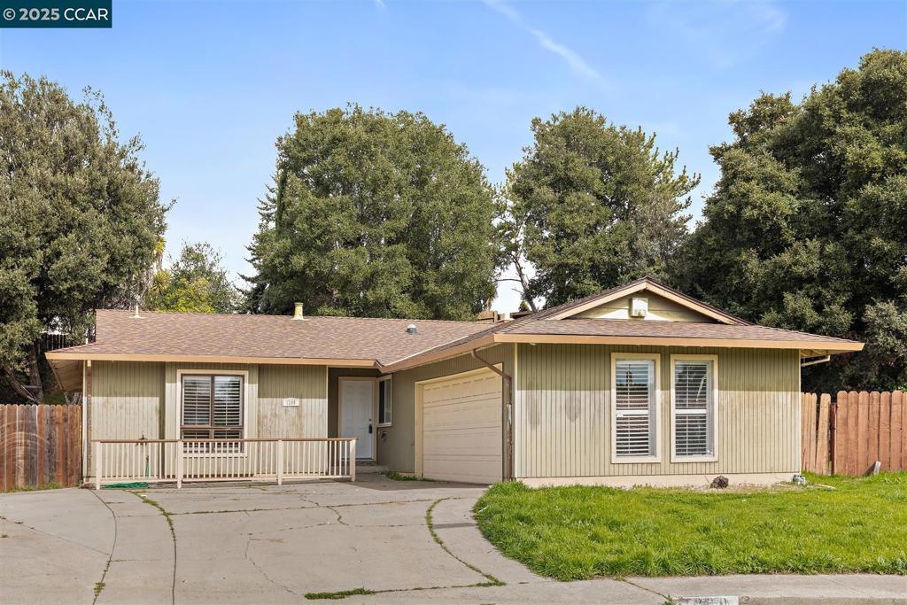 1200 Alberdan Ct Property Photo