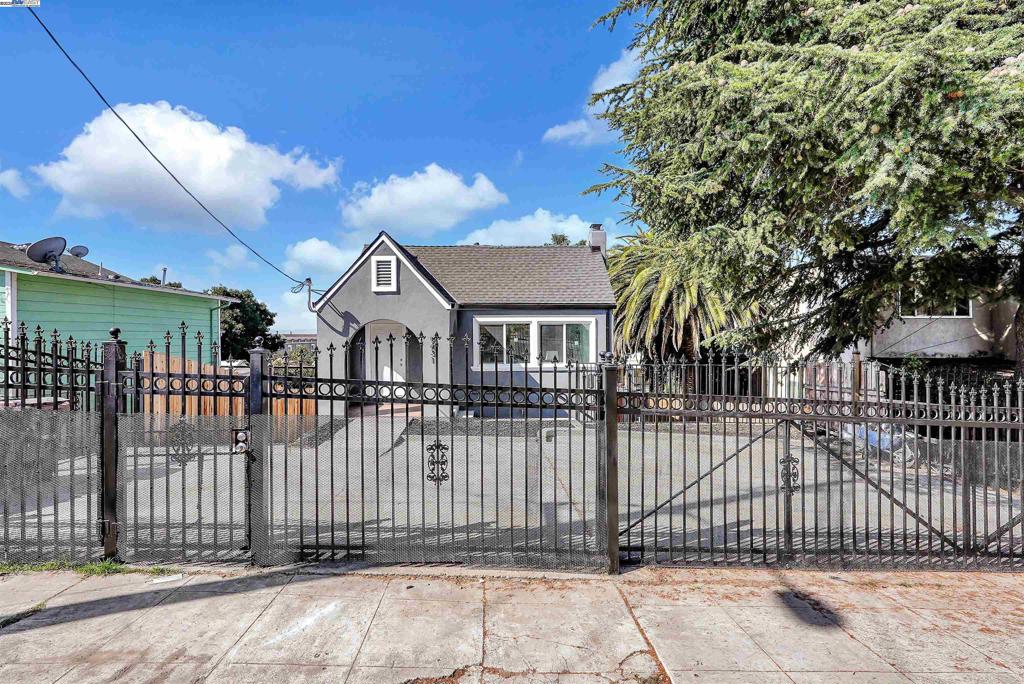 9431 Thermal St Property Photo 1
