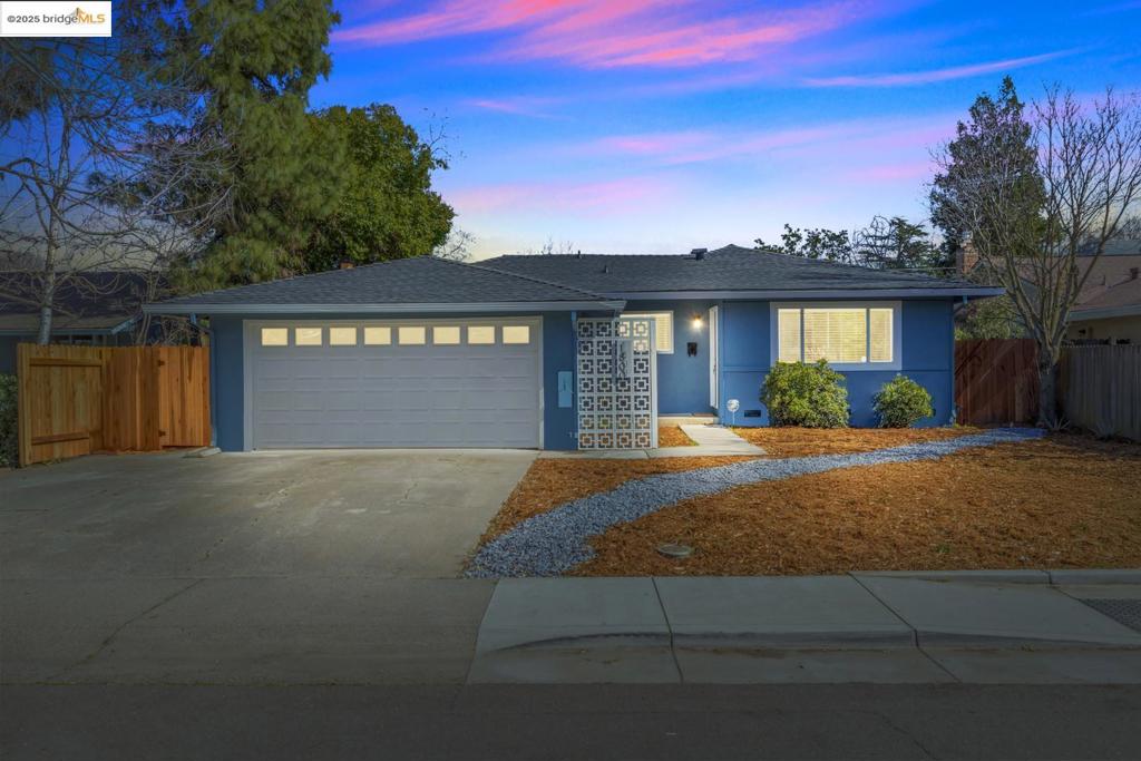 1800 Manzanita Ln Property Photo