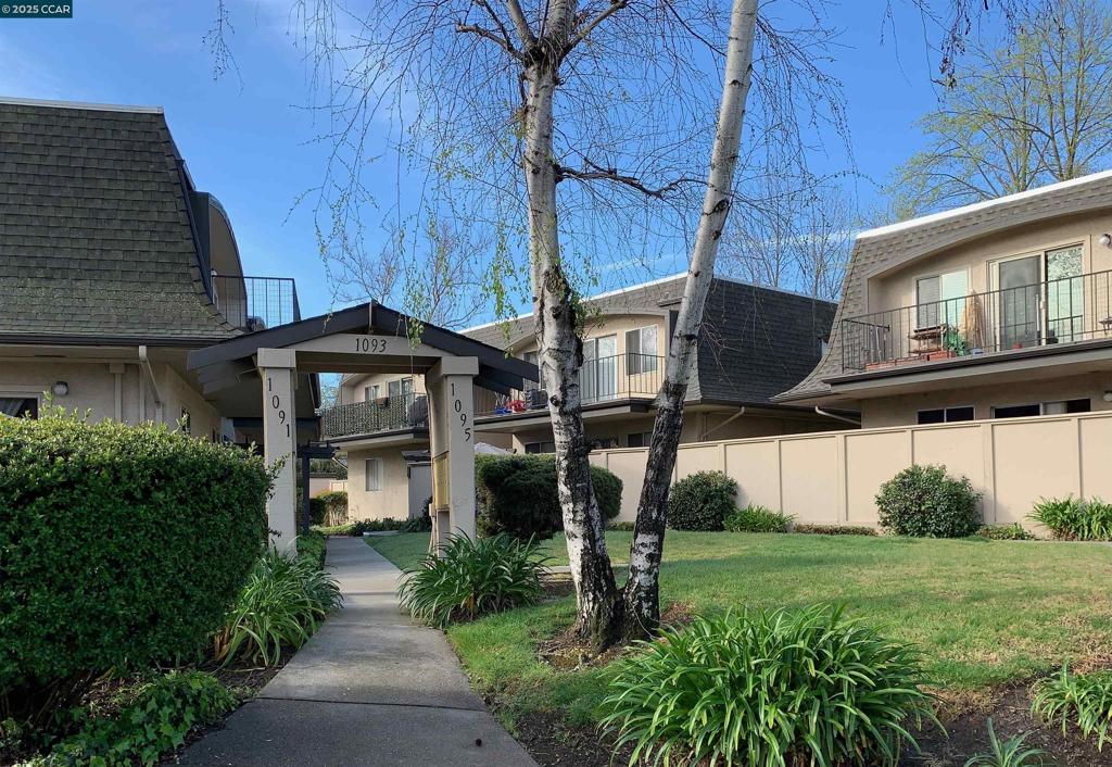 1093 Mohr Ln C Property Photo