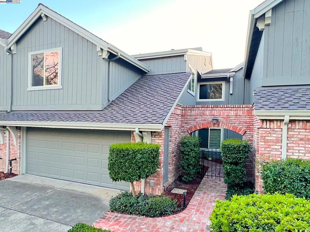 352 S Eagle Nest Ln Property Photo