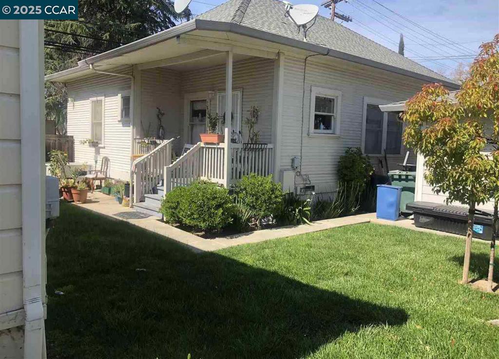 2244 Almond Ave Property Photo 4