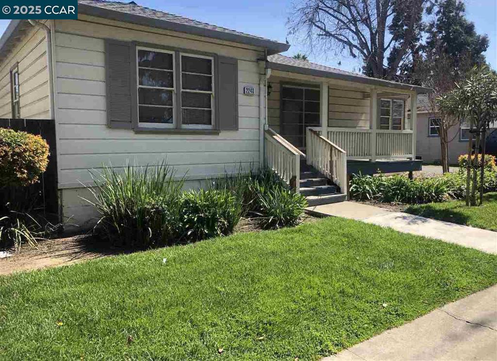 2244 Almond Ave Property Photo 6