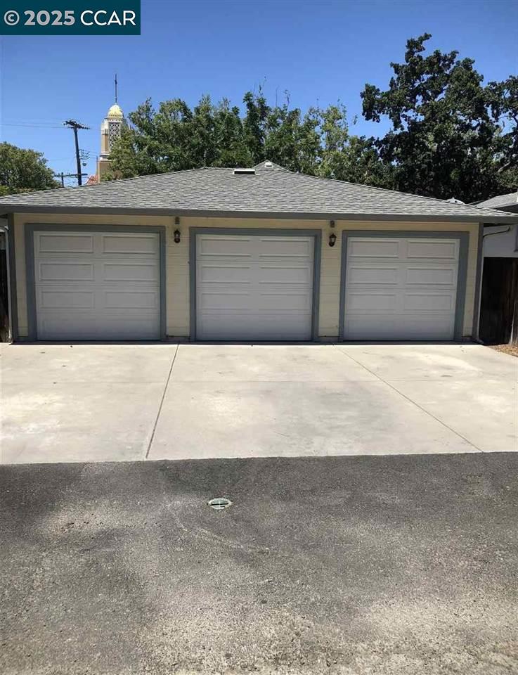 2244 Almond Ave Property Photo 33