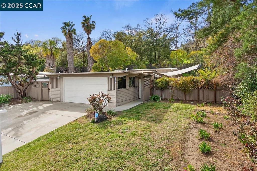 1168 Temple Dr Property Photo