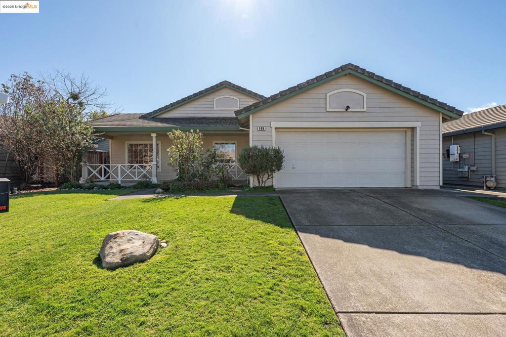989 Ginkgo Pl Property Photo