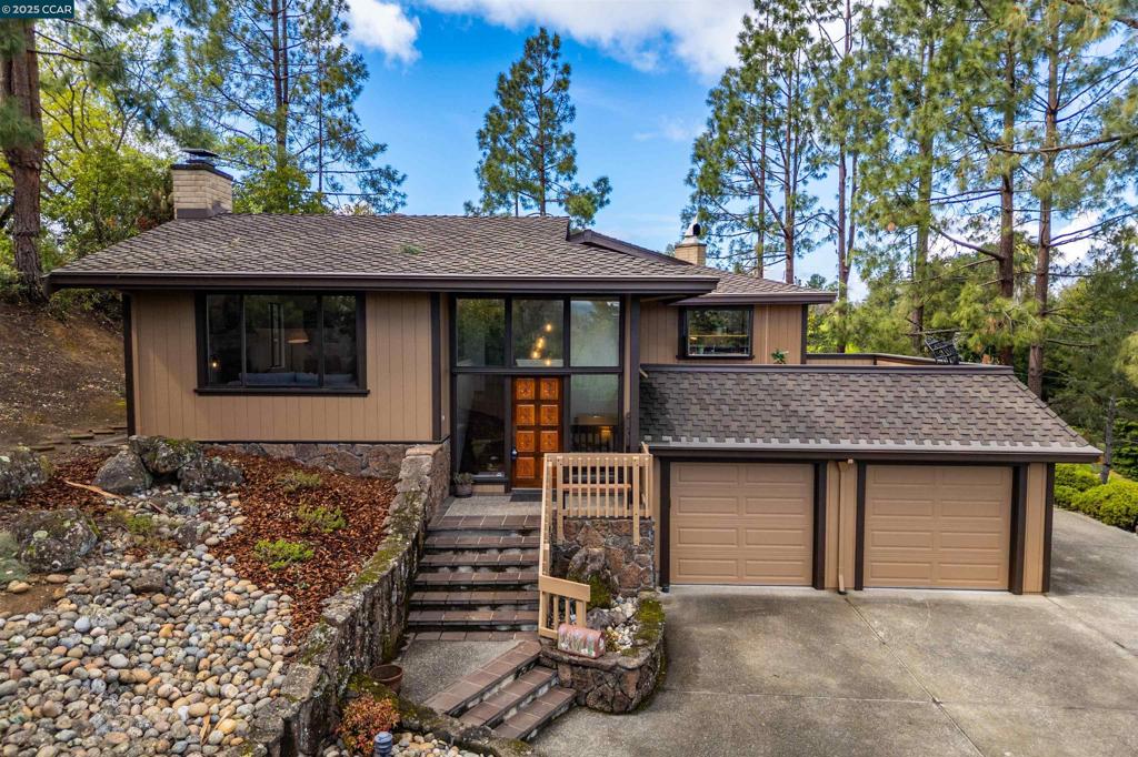 910 Ridge Dr Property Photo