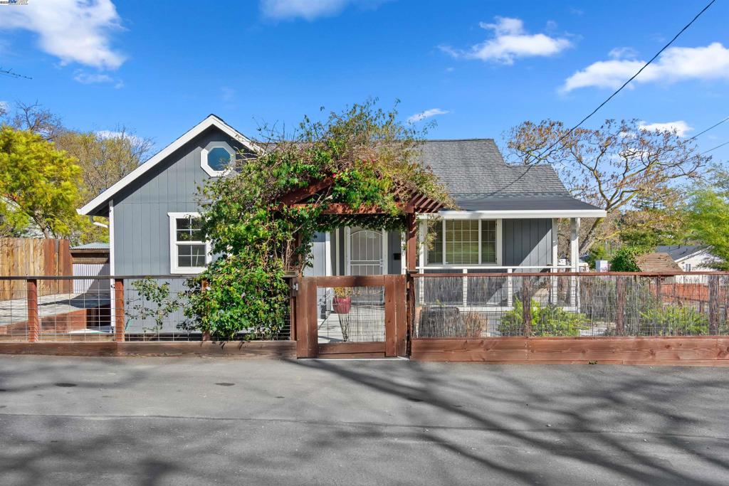 1200 Veale Avenue Property Photo