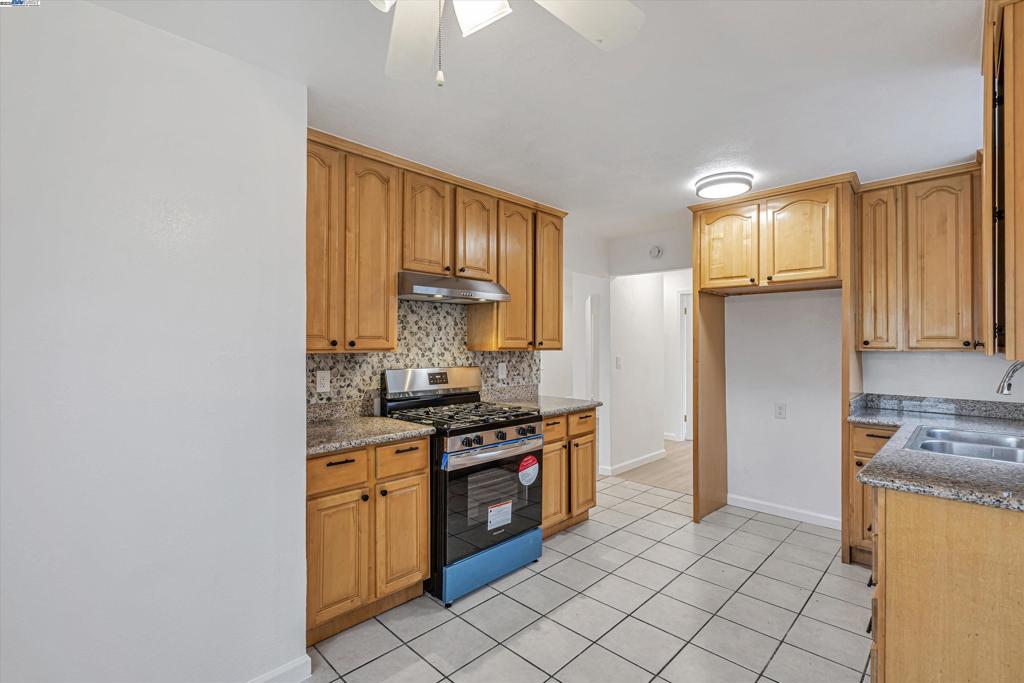 134 S 41st St Property Photo 8
