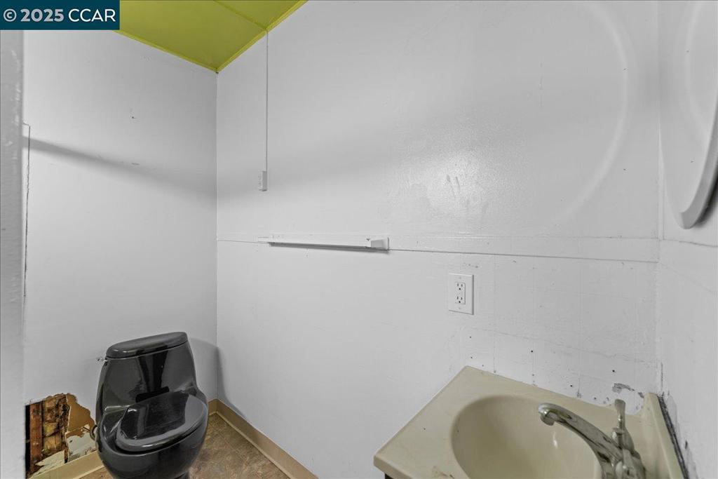 2359 Wendell Ave Property Photo 26