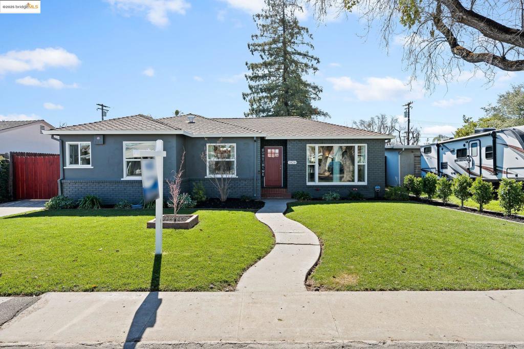 1828 Roble Ave Property Photo