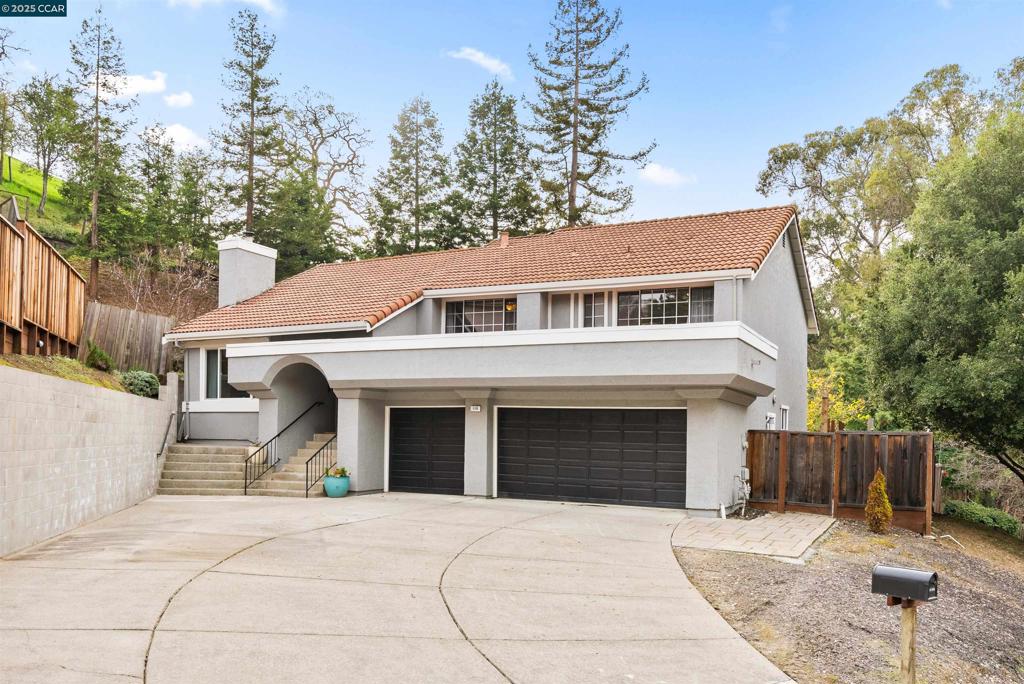 110 Costanza Property Photo