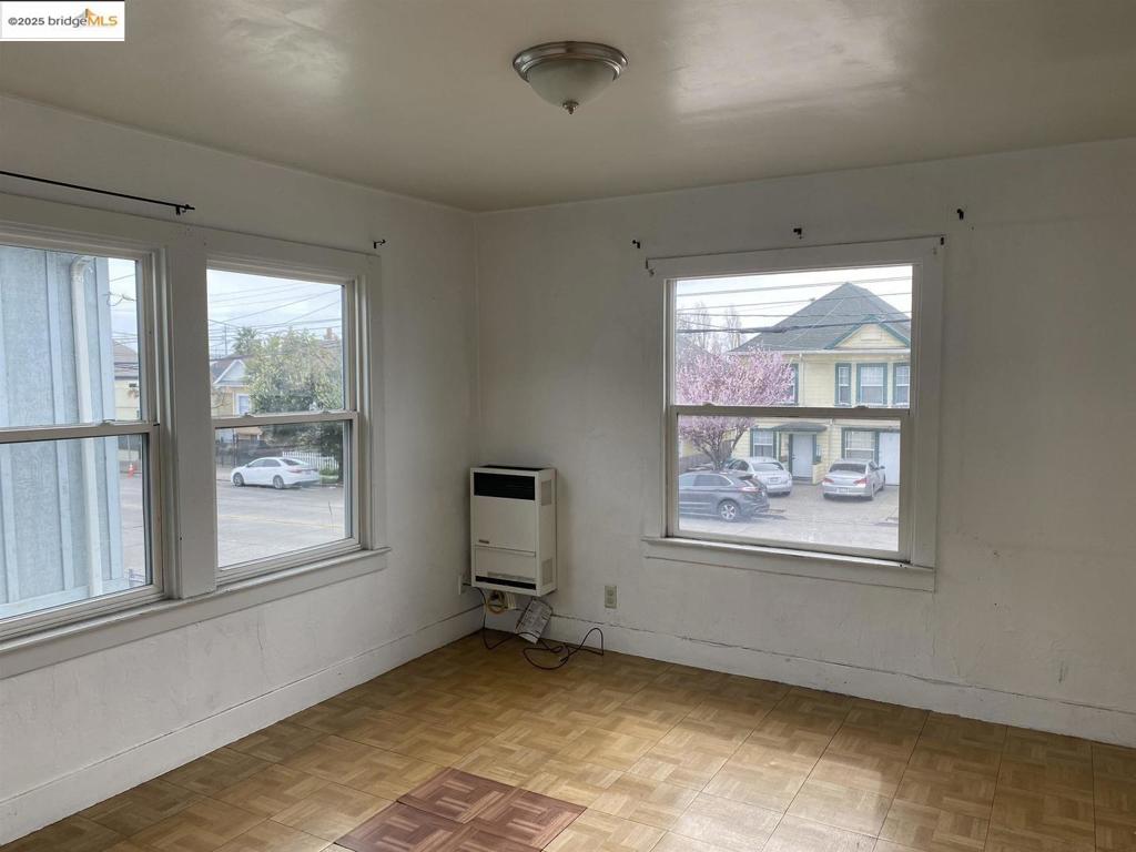 3506 San Leandro St Property Photo 5
