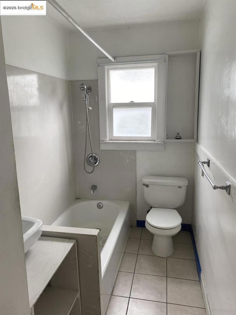 3506 San Leandro St Property Photo 6
