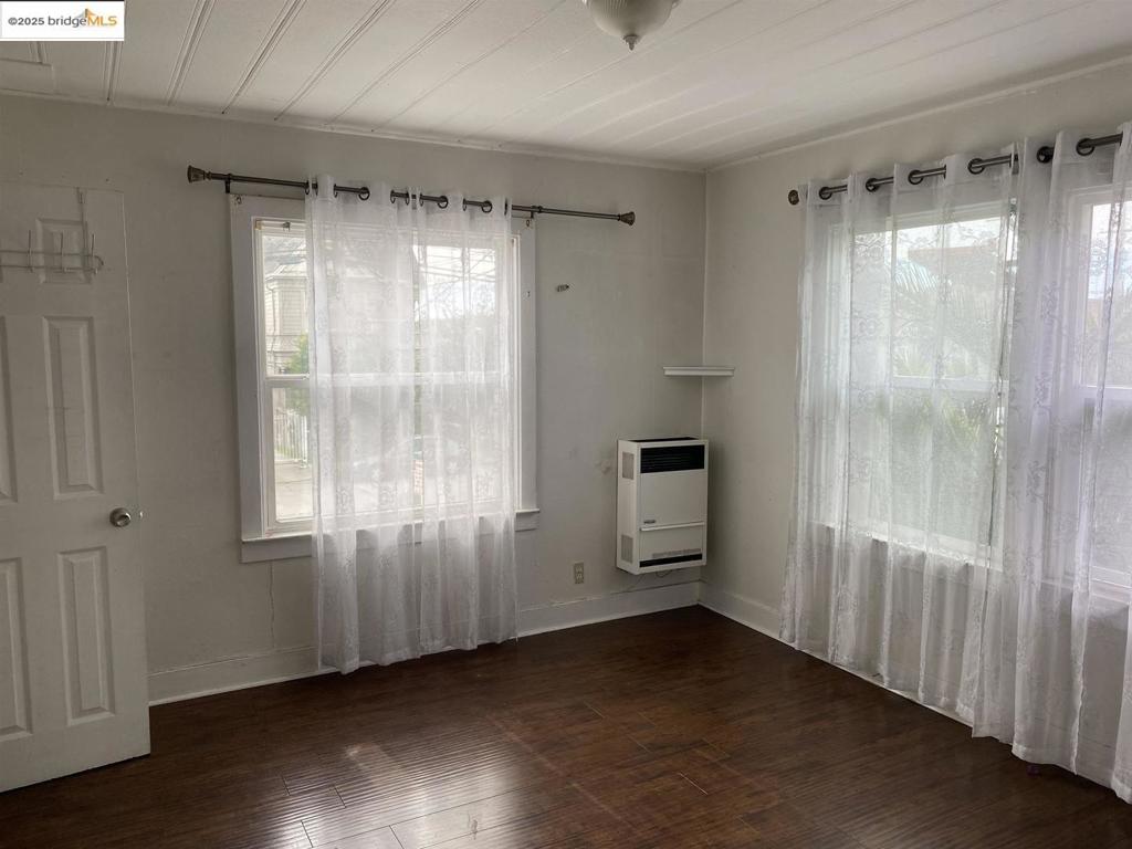 3506 San Leandro St Property Photo 7