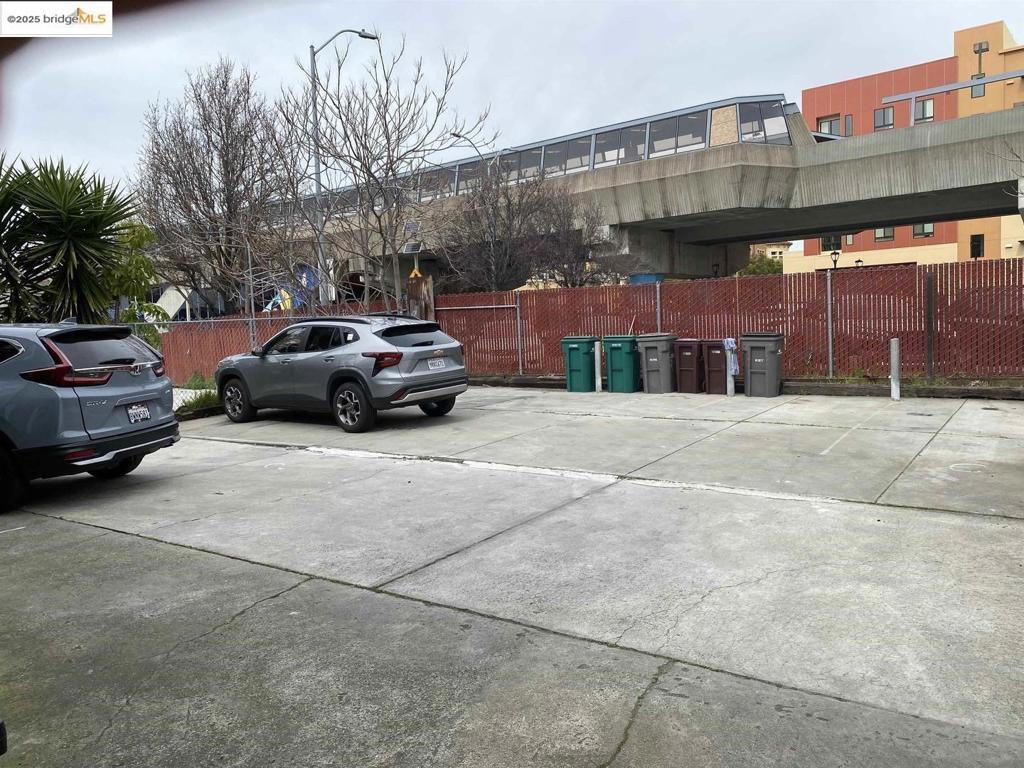 3506 San Leandro St Property Photo 15