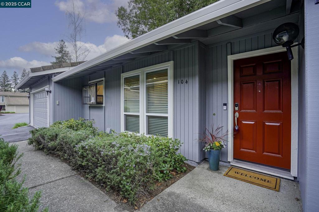 104 Rolling Green Cir Property Photo