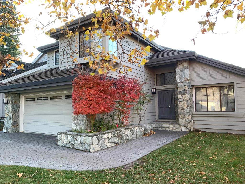 636 Birchwood Ct Property Photo