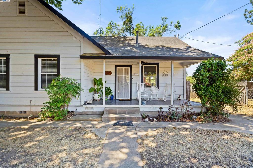 Clements Real Estate Listings Main Image