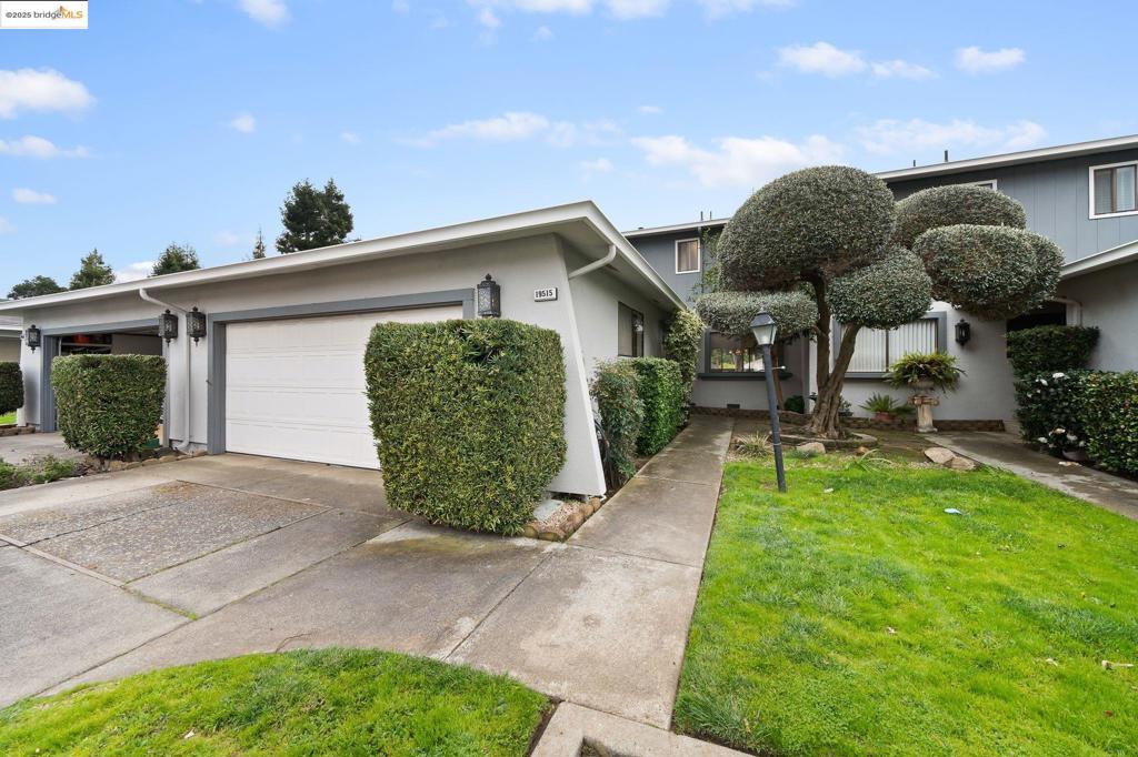 19515 Redwood Glen Property Photo