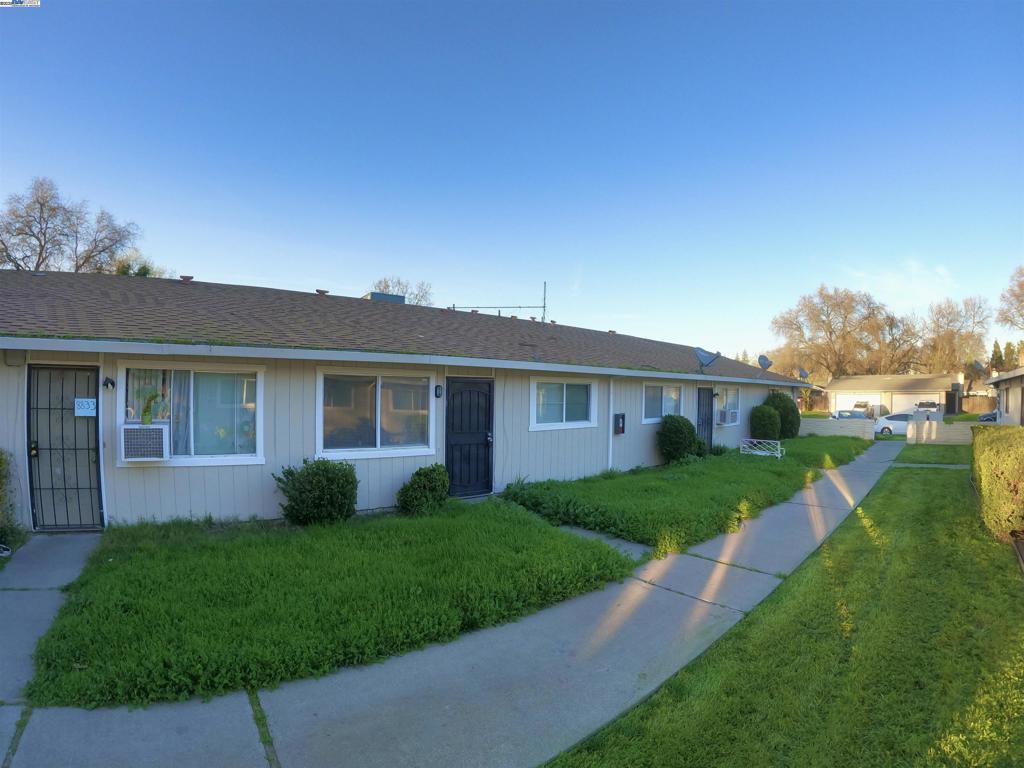 8829 Kelley Dr Property Photo 1