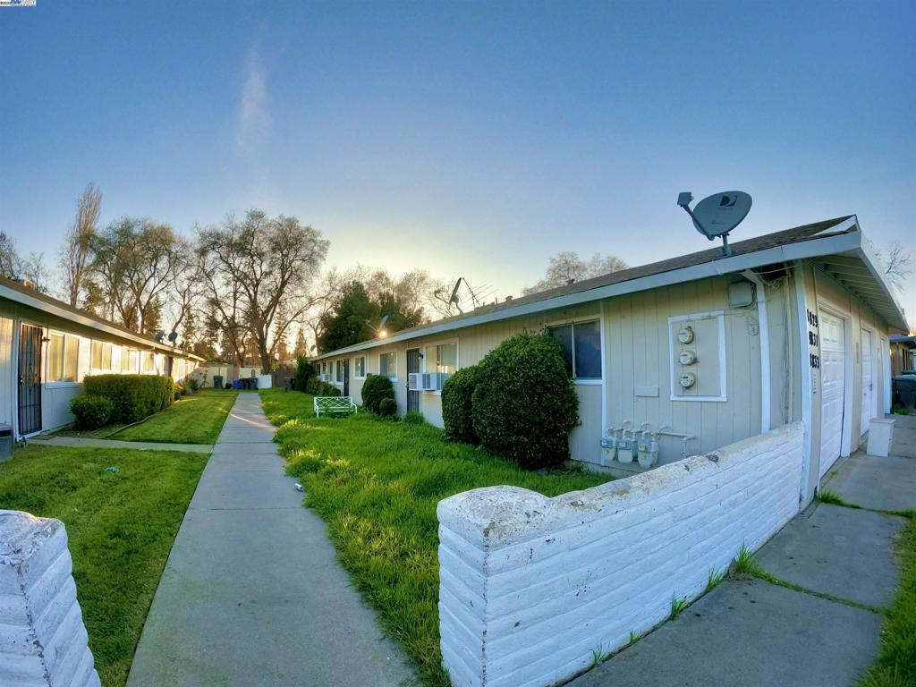 8829 Kelley Dr Property Photo 2
