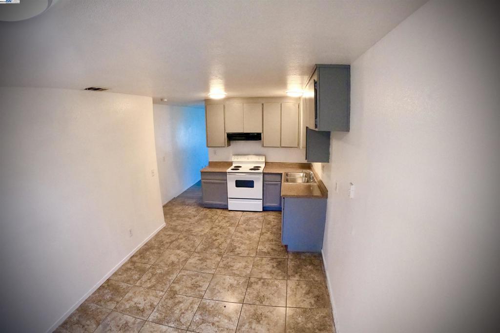 8829 Kelley Dr Property Photo 6