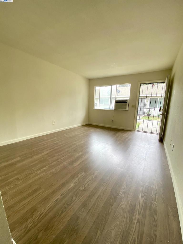 8829 Kelley Dr Property Photo 10
