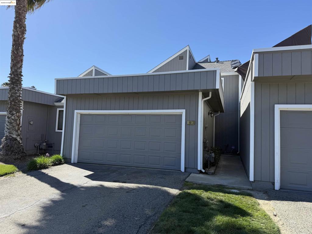1613 Riverlake Rd Property Photo