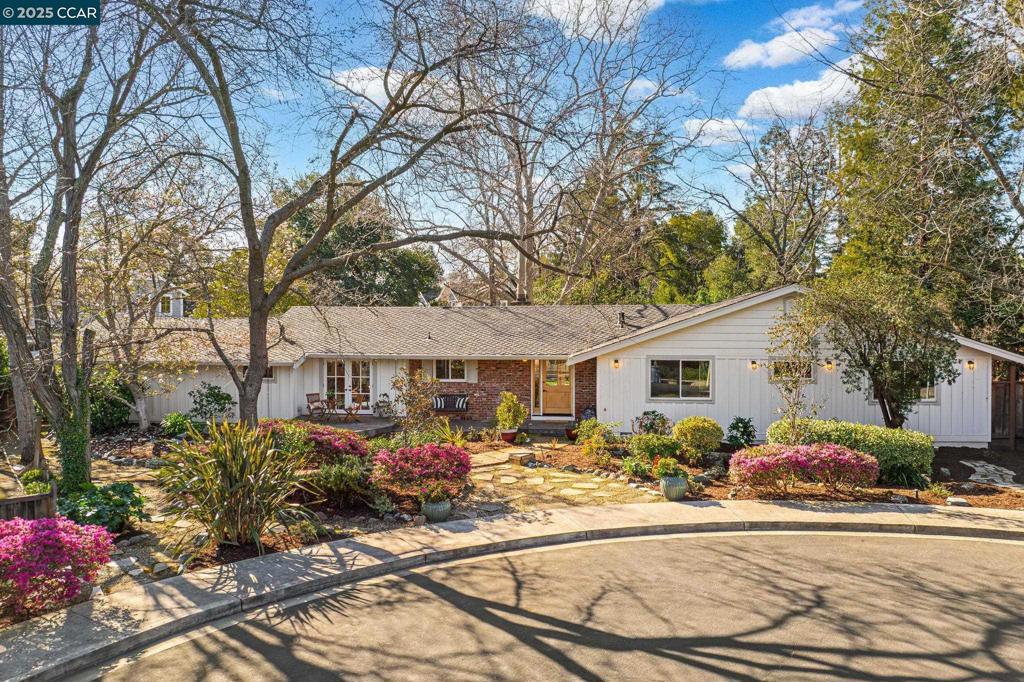 2153 La Salle Dr Property Photo